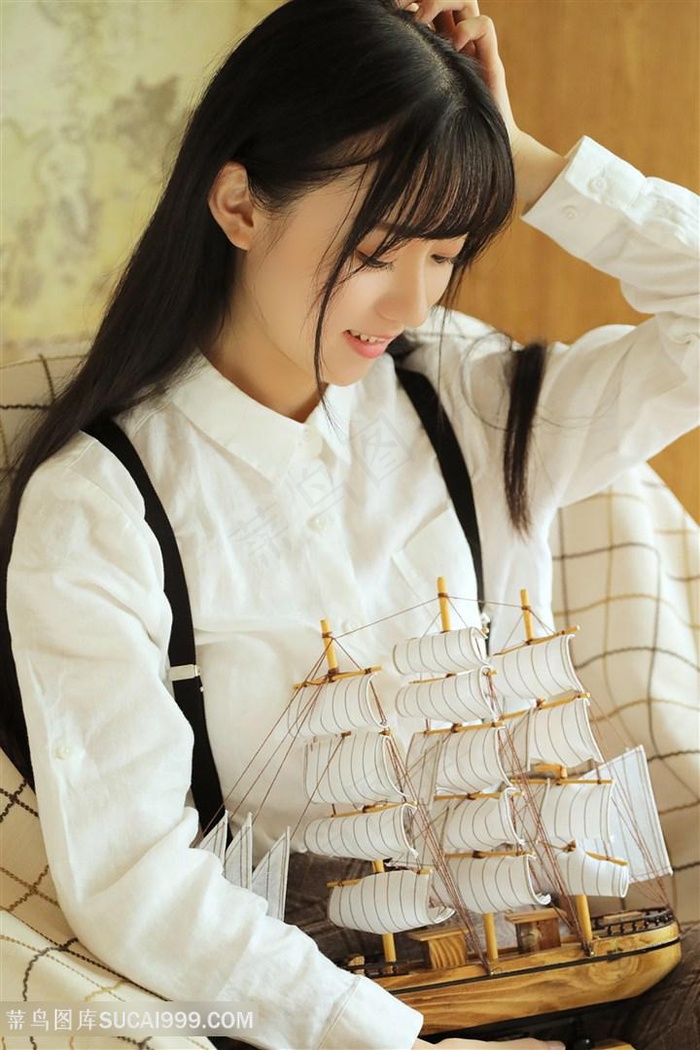 美女掀开内衣露粉嫩奶头十八禁